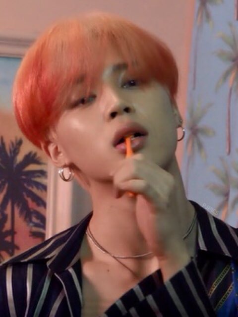 look how pretty he is