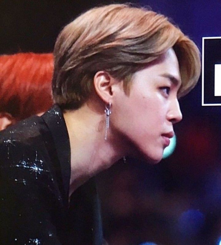 his side profile screams perfection