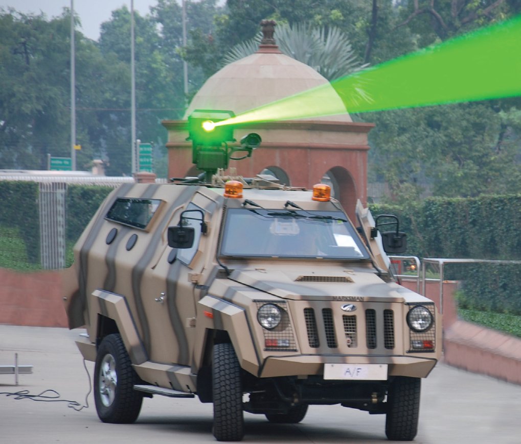 Borrowing from the LORDS laser, dazzlers were developed. Initially as crowd control devices (Pic 1). More powerful variants came up that could overwhelm IIR seekers from >10 km away. Named the Helios-AD system, it had 2 variants(Pic2-3). It is not known if it entered service.