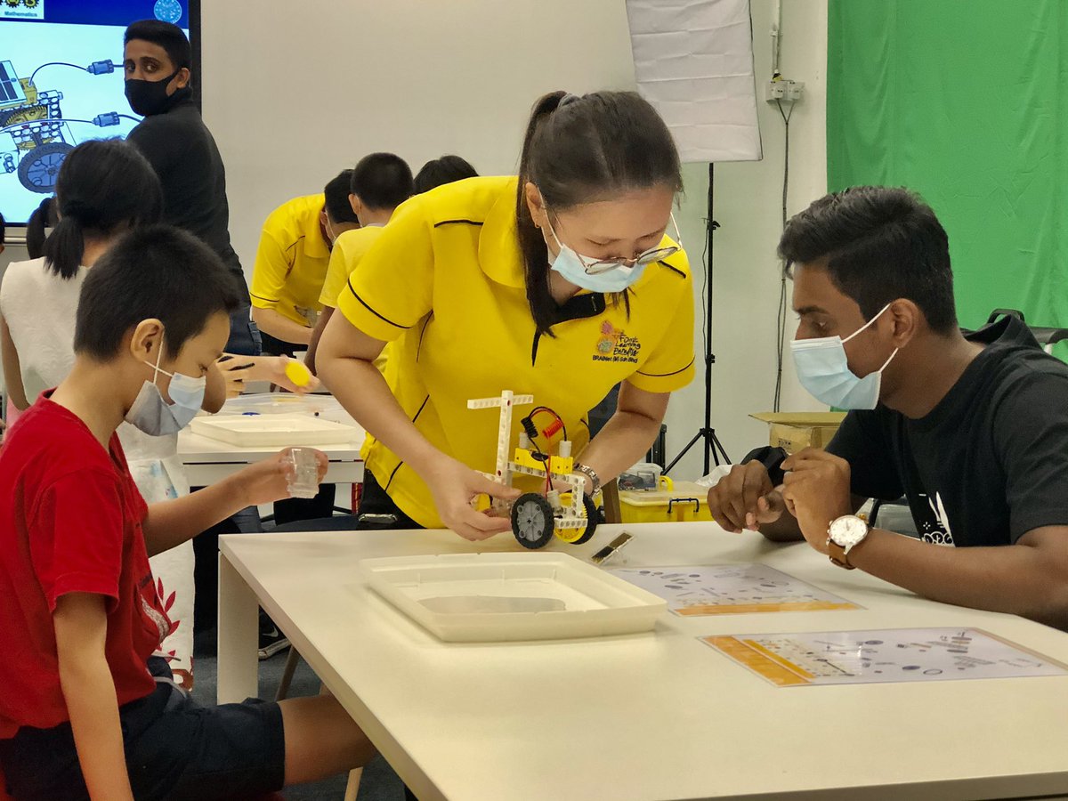 SEDAMalaysia's tweet photo. Some snippets taken today during the insightful workshops (on solar and wind energy) which took place during #MSN2020 #MagicofScience #KeajaibanSains #SEDAMalaysia https://t.co/PEVfmfAbf9
