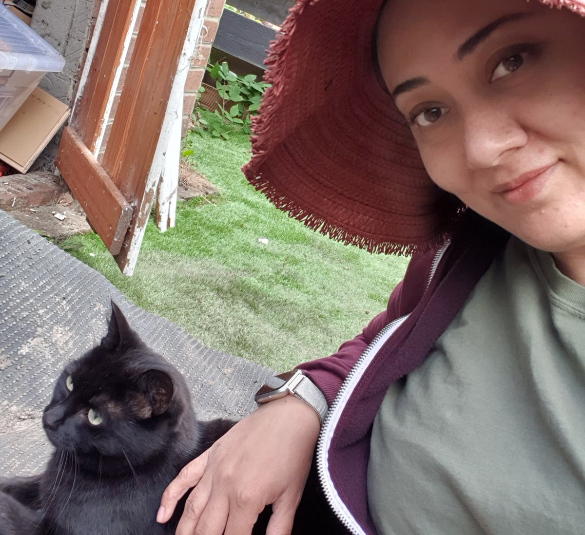 Gulfareen's tweet photo. Met a super friendly cutie on the dig. She would come to check on what are we upto and play. #digdiaries #minithecat #trenches https://t.co/anqrIM7Hak