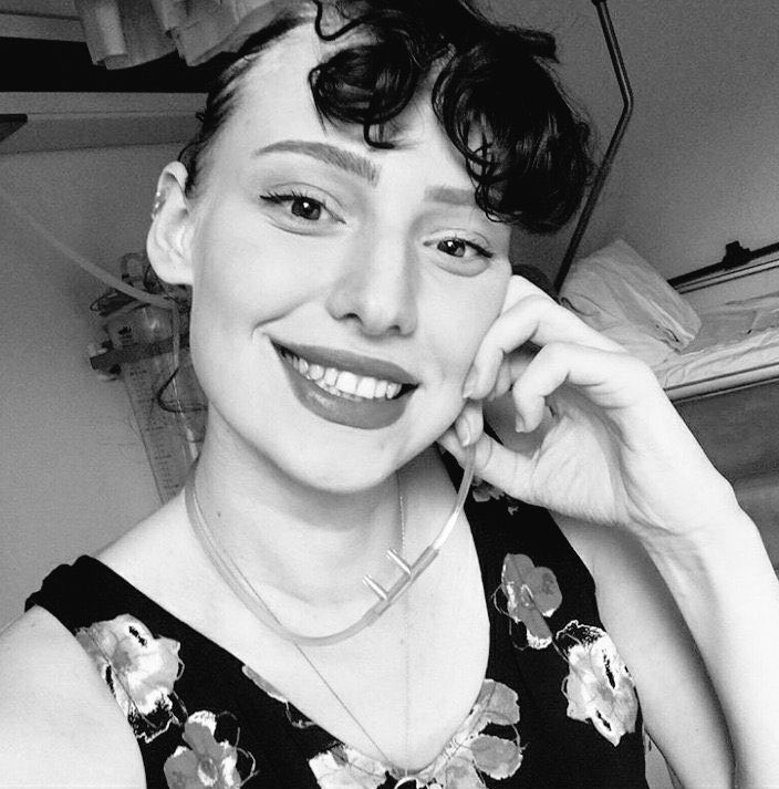 "Saçlarınızı, kilonuzu, boyunuzu sevin. Benim için sol bacağınızı da sevin. Çünkü sadece ama sadece bir tane hayatınız var." 

Bugün aramızdan ayrılalı 1 yıl oldu. #neslicantay