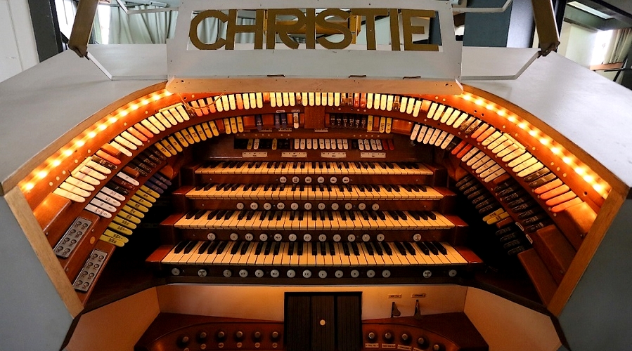 Les Journées du patrimoine se poursuivent ce dimanche au Pavillon Baltard. Au programme : visite du monument, présentation de l'Orgue Christie du Gaumont-Palace et ciné-concert.
#journeesdupatrimoine #nogentsurmarne #pavillonbaltard #orgue