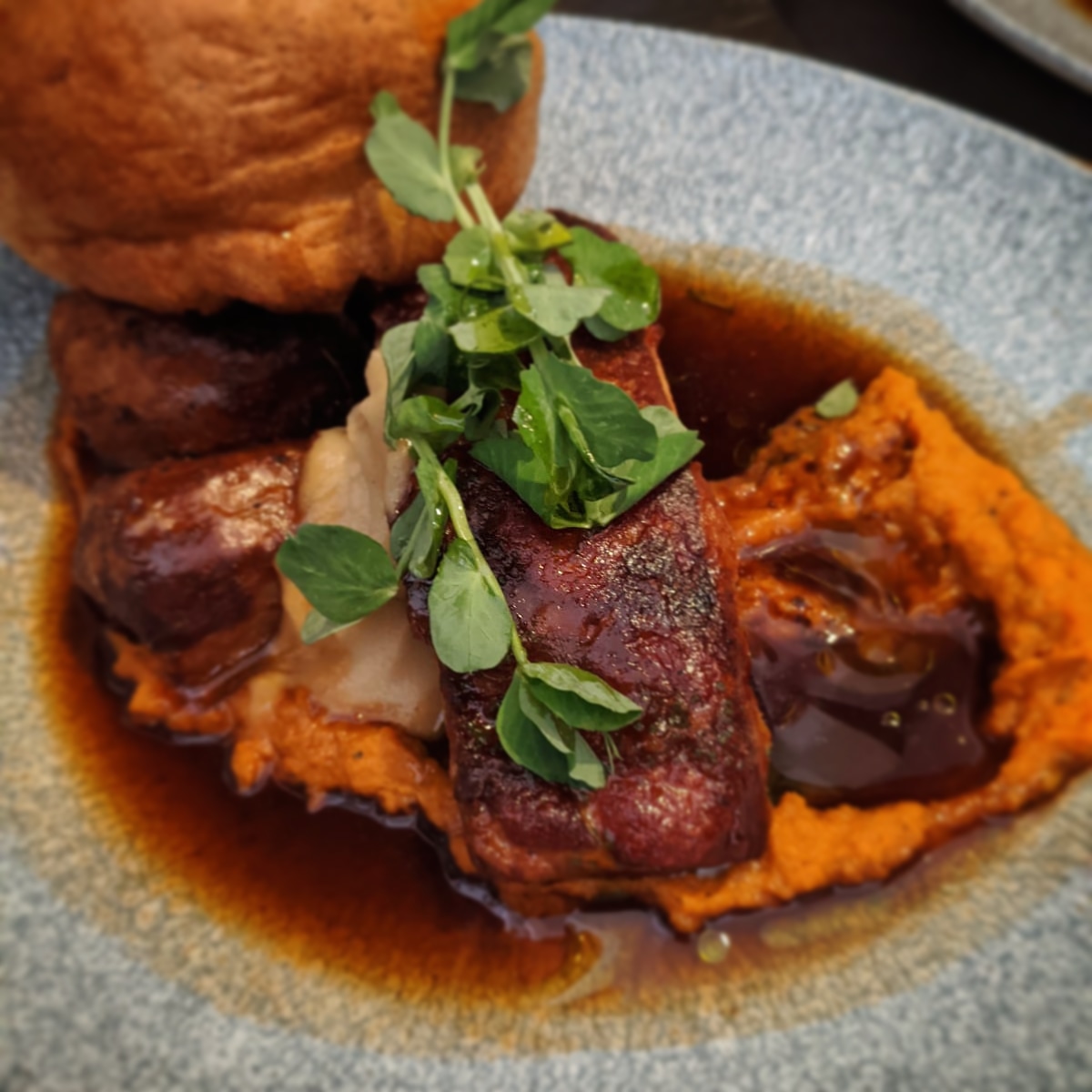 TheDorsetBTN's tweet photo. Sunday is the day to track down those closest to you ♥️ and sit down to enjoy a delicious homemade roast... 😘😋

Make a reservation today - https://t.co/Frc8nWLcmN 🖐️ https://t.co/ohp7SKYYi4
