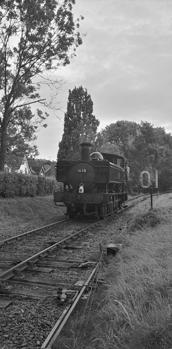 Lifethroughale5's tweet photo. #photograghy #blackandwhitephotography #trains #Trainspotting #streamrailway #kentandeastsussexrailway #pullman https://t.co/F5A3tKMCuv