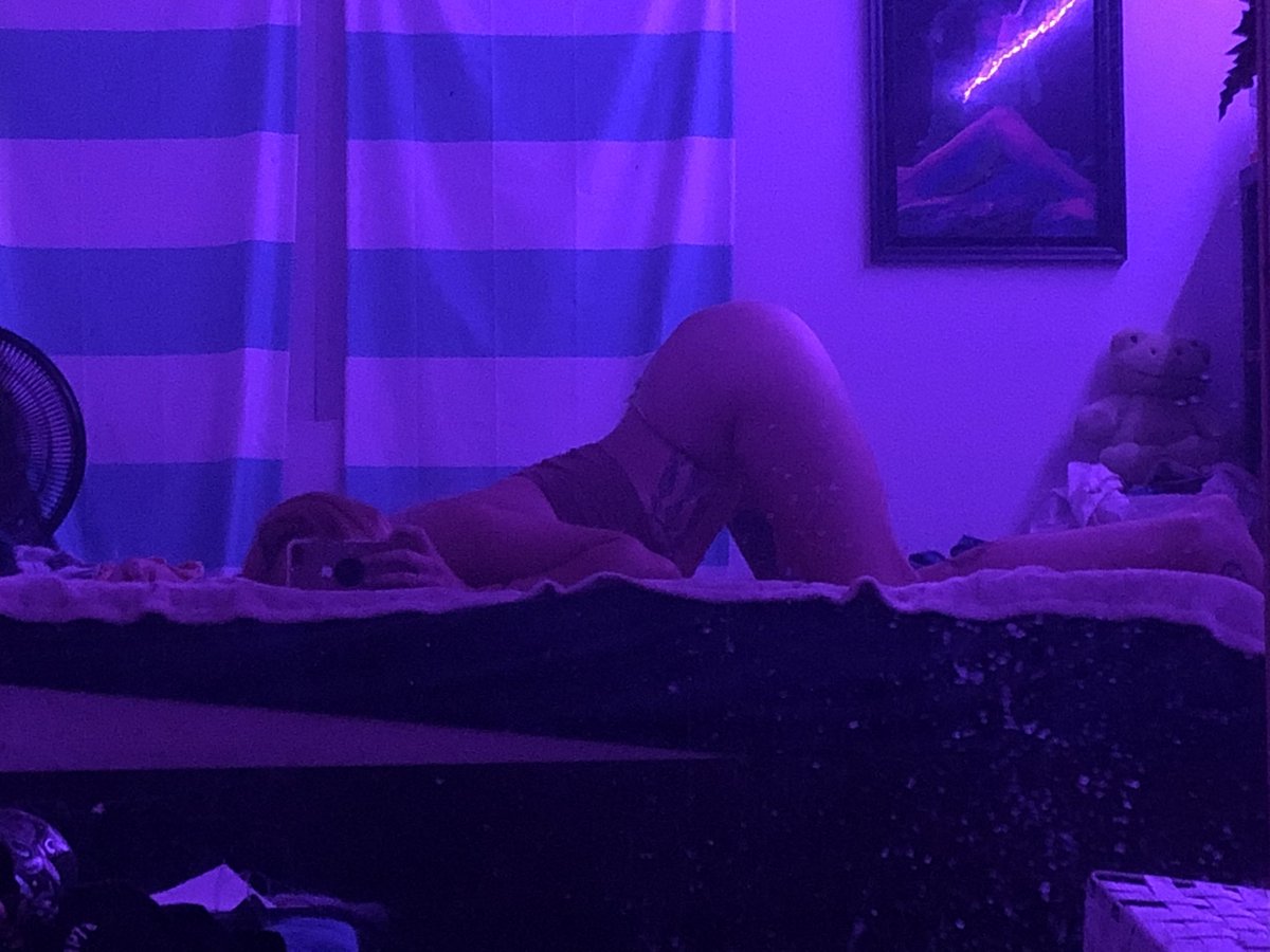 HazeeHoney's tweet photo. All slightly different but my favorite position and always a mood 🥵🥵
#onlyFans #archchallenge #bendmeover #LatinasDoItBetter https://t.co/FYrLb1A51r