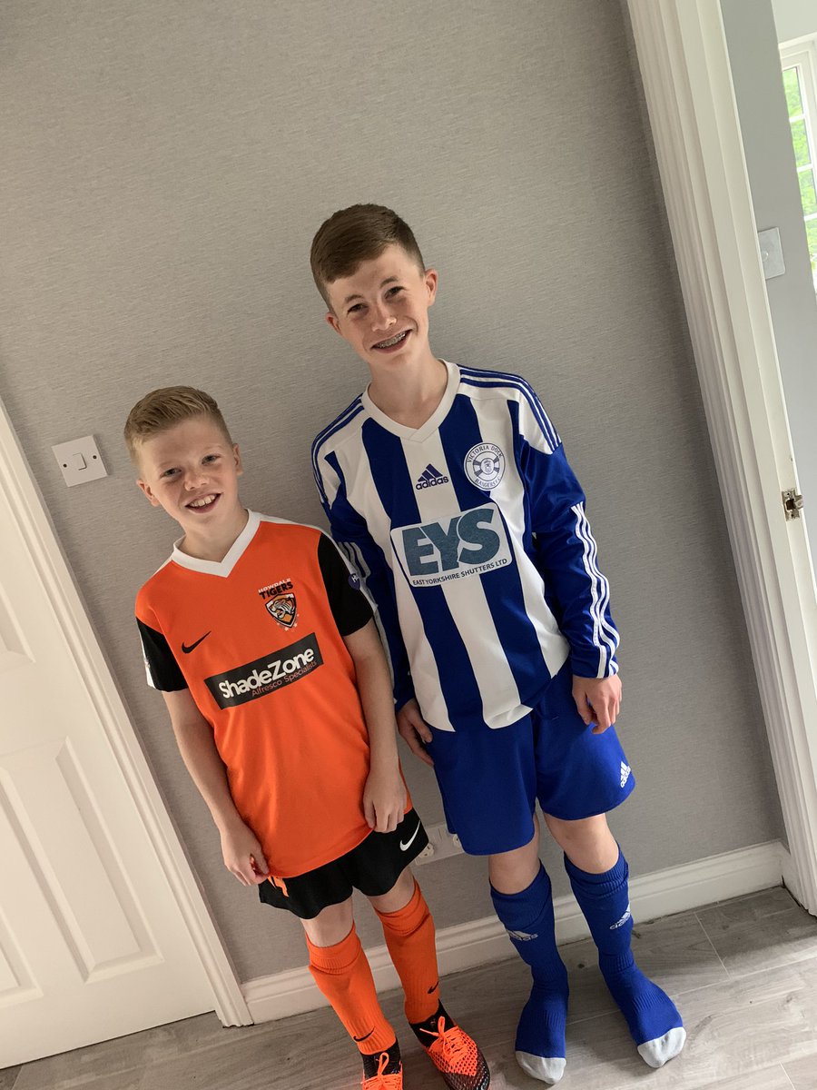 Darrenfitzy's tweet photo. Pre season done, now the fun starts, new season, new start @Rangers_VDR #howdaletigers @FootballGrf @hdyfleague @MasonF08482977 https://t.co/bqVTkCN9qY