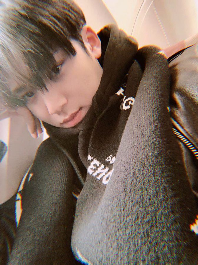 gyuselfies's tweet photo. https://t.co/H7VnQ09F9N