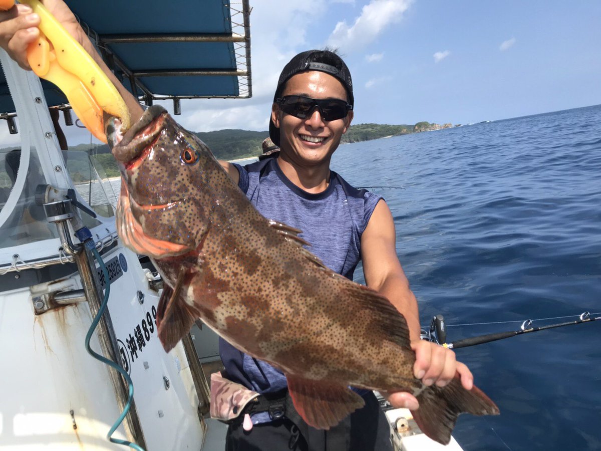 purulogskipjack's tweet photo. そーいえばちょっと前に初めて遊漁船に乗って釣りをしてきた。

アカジン3、カイワリ1、グルクン多数と初陣にしては好調でした！😄

これはハマりますね😁

#遊漁船 #釣り #船釣り #沖縄 #奥 #海姫 #シープリンセス #アカジン #カイワリ #釣り #釣り好きな人と繋がりたい https://t.co/Uqi3vQFYu4