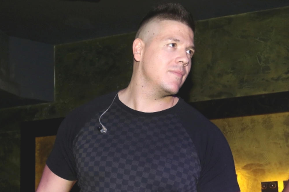 PRessSerbiaVIP's tweet image. NEDOSTAJEŠ, ĆALE! Sloba se setio pokojnog oca, pa sve raznežio objavom (FOTO) - pressserbia.com/nedostajes-cal…
#FotografijaOca #Objava #OtacDušan #SlobaRadanović