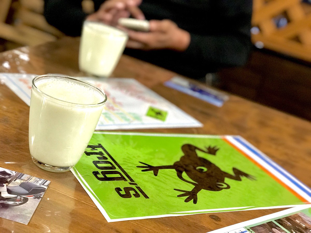 TAKE_MT07ABS's tweet image. みち〜さんとスレ違いロックンロールになった悲しみをキム兄さんとビタミン補給して癒します｡･ﾟ･(*ﾉД`*)･ﾟ･。(笑)

#Flogs