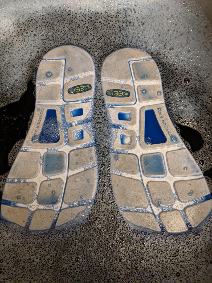 TIME TO DYE, SANDALS! I bought some fabric dye, but the sandals& #39; material list was...cryptic, and dye requires different instructions for different fabrics.I figured mostly nylon, which requires high temps, but I didn& #39;t have a pot big enough to simmer two shoes. Sink it is.