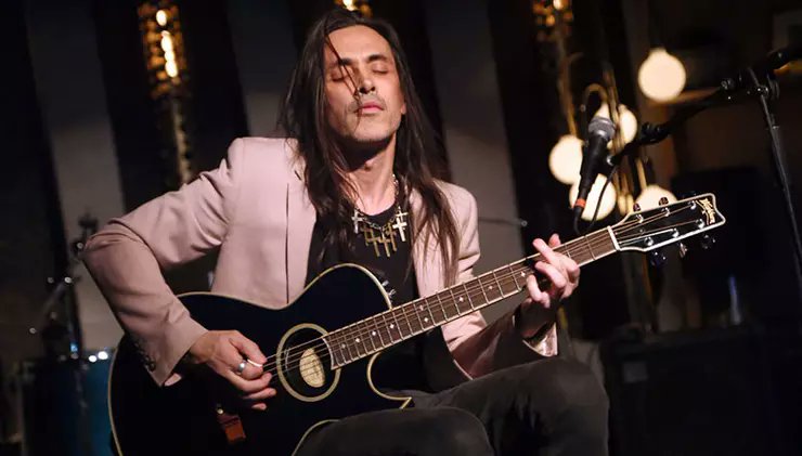 Happy birthday Nuno Bettencourt (Extreme) he was born on September 20, 1966. 