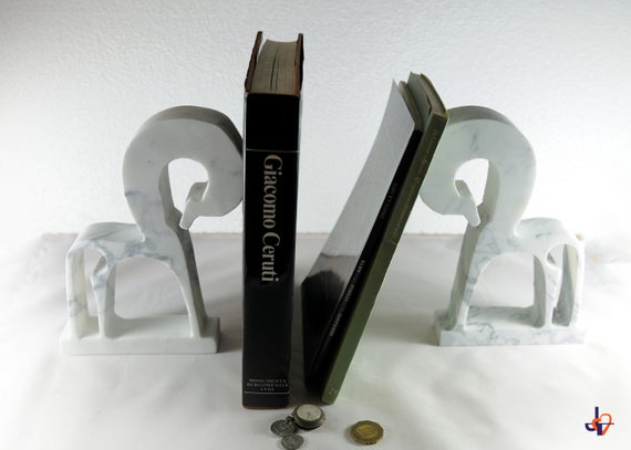 ETRUSQUE - Set Book Ends  of real white Carrara etsy.me/2XyxiL7 #businessgift #booksends #marblehomedecor #marblegiftideas