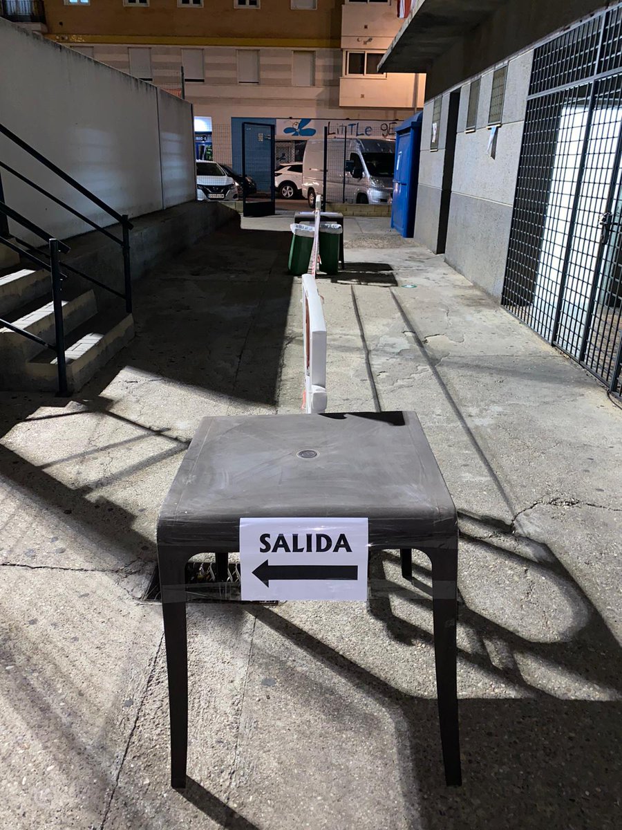 WebLosCalifasCF's tweet photo. Ya hemos vuelto!!!
Primera semana de entrenamientos con las medidas de seguridad aconsejadas: mascarilla, distintas vías para salida o entrada de la instalación, gel hidroalcohólico, entrenamientos en grupo "burbuja" y todas nuestras ganas.
¡estamos preparados! Te esperamos! https://t.co/s4dSAWmupp