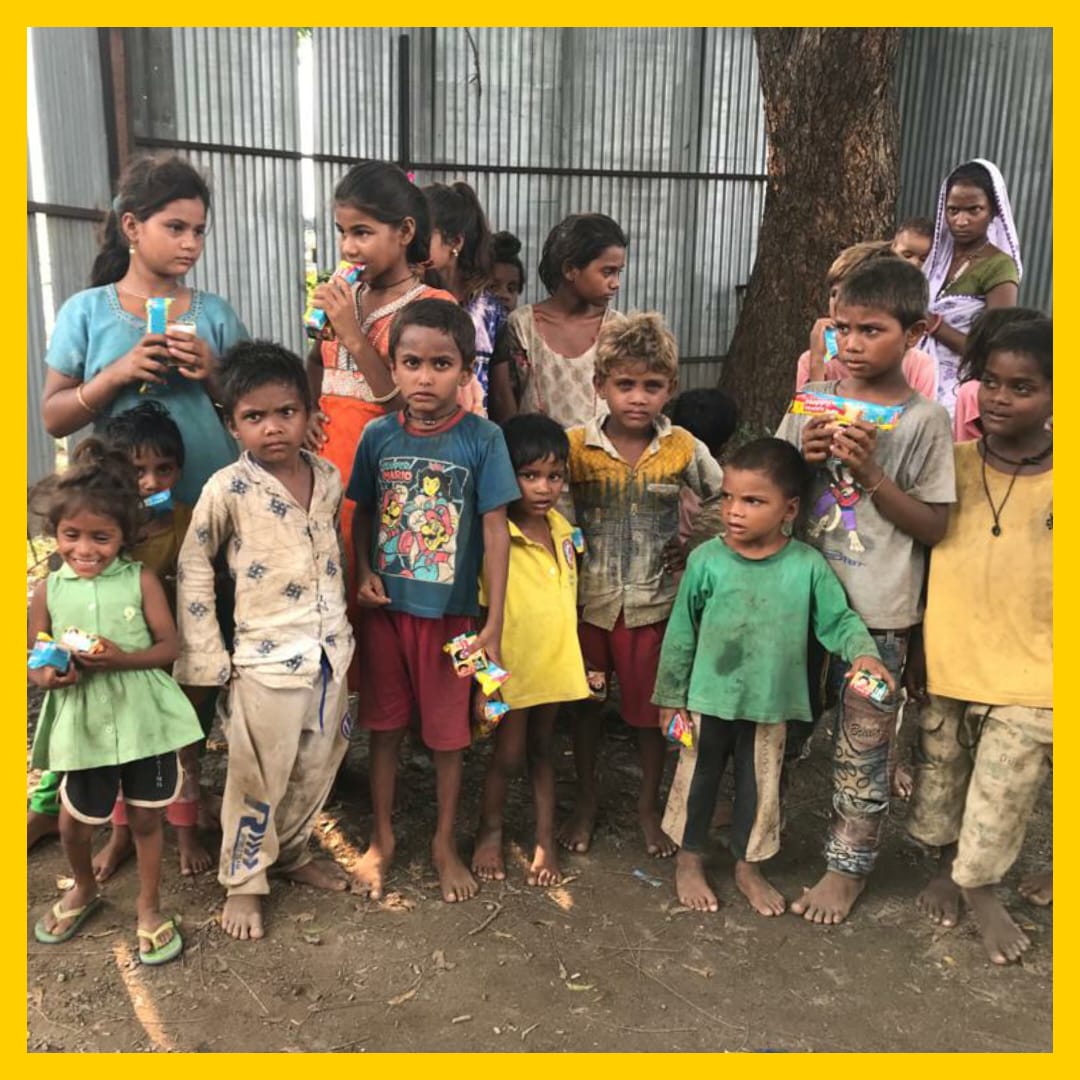 wehelphelpers's tweet image. It&apos;s said &quot;Happiness is not something ready made.
It comes from your own actions.&quot; And for us, that action is helping others and seeing a smile on their face. A glimpse of our volunteers in Bharuch who distributed 150+ eatables to the needy ones. #WeHelpHelpers