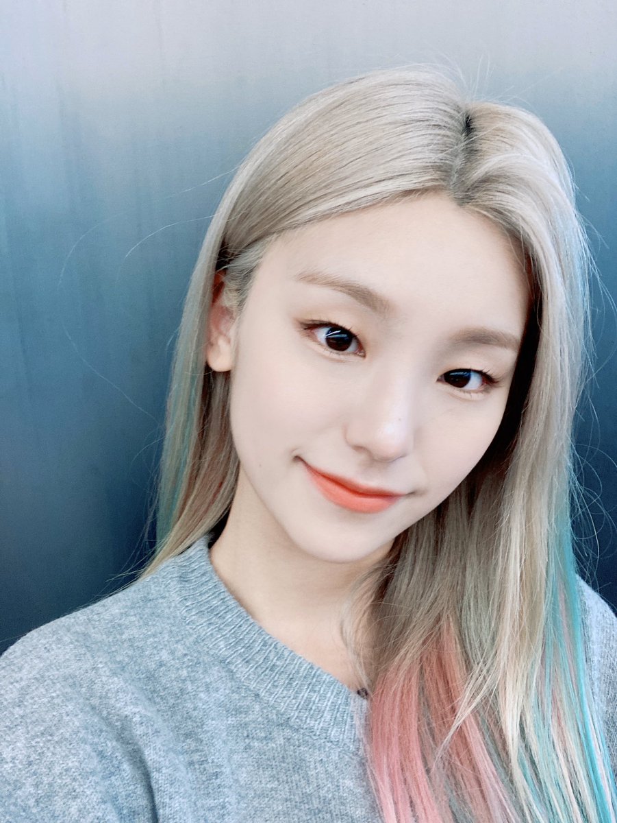 ITZY tweet media