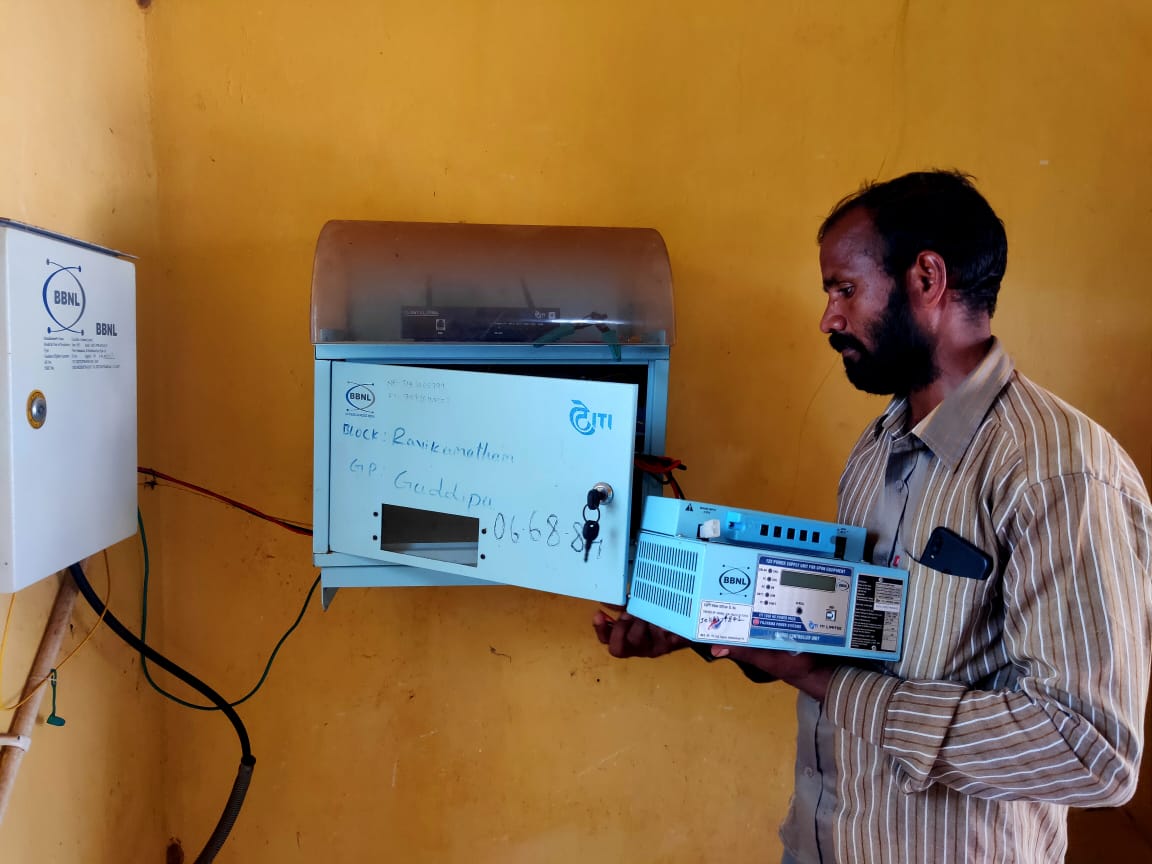Wifichouplvizag's tweet photo. #ghartakfibre #GHARGHARFIBER #CSCseGRAMSWARAJ #wifichoupalvizag @CSCegov_ @dintya15 @rsprasad @rajakishore_j  @RaviYepuri @CSCAndhra @Wifichouplvizag @csc_vizag https://t.co/aDXoQNLErO