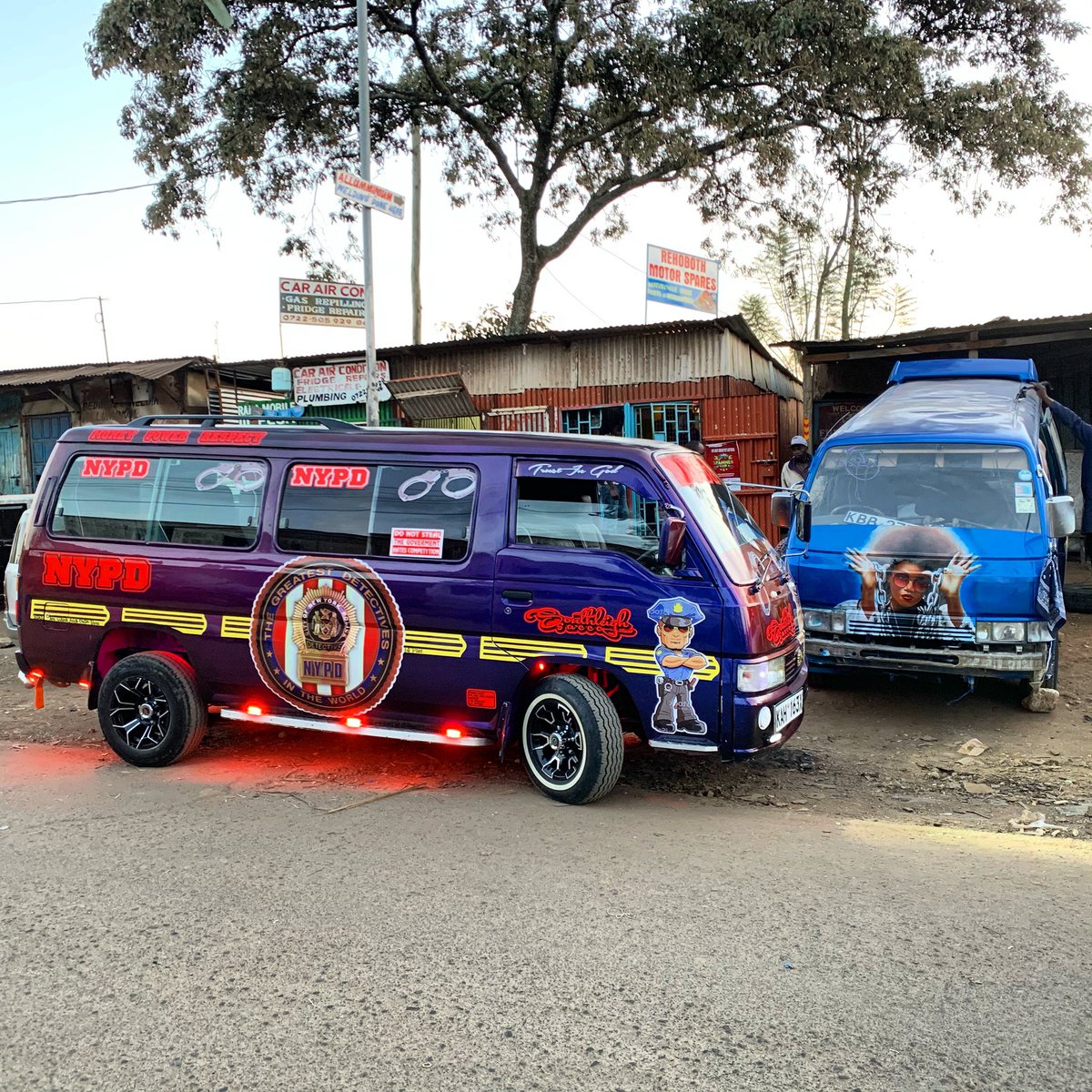 MatwanaCulture's tweet photo. ๐ DUST : NYPD Representinโ Outering Rd/Cabanas #SourceEntertainment
#Matatu #LongLiveTheMatatuCulture
#MatwanaMatatuCulture https://t.co/1yiz4DS0Ne https://t.co/lFpKYojVhg