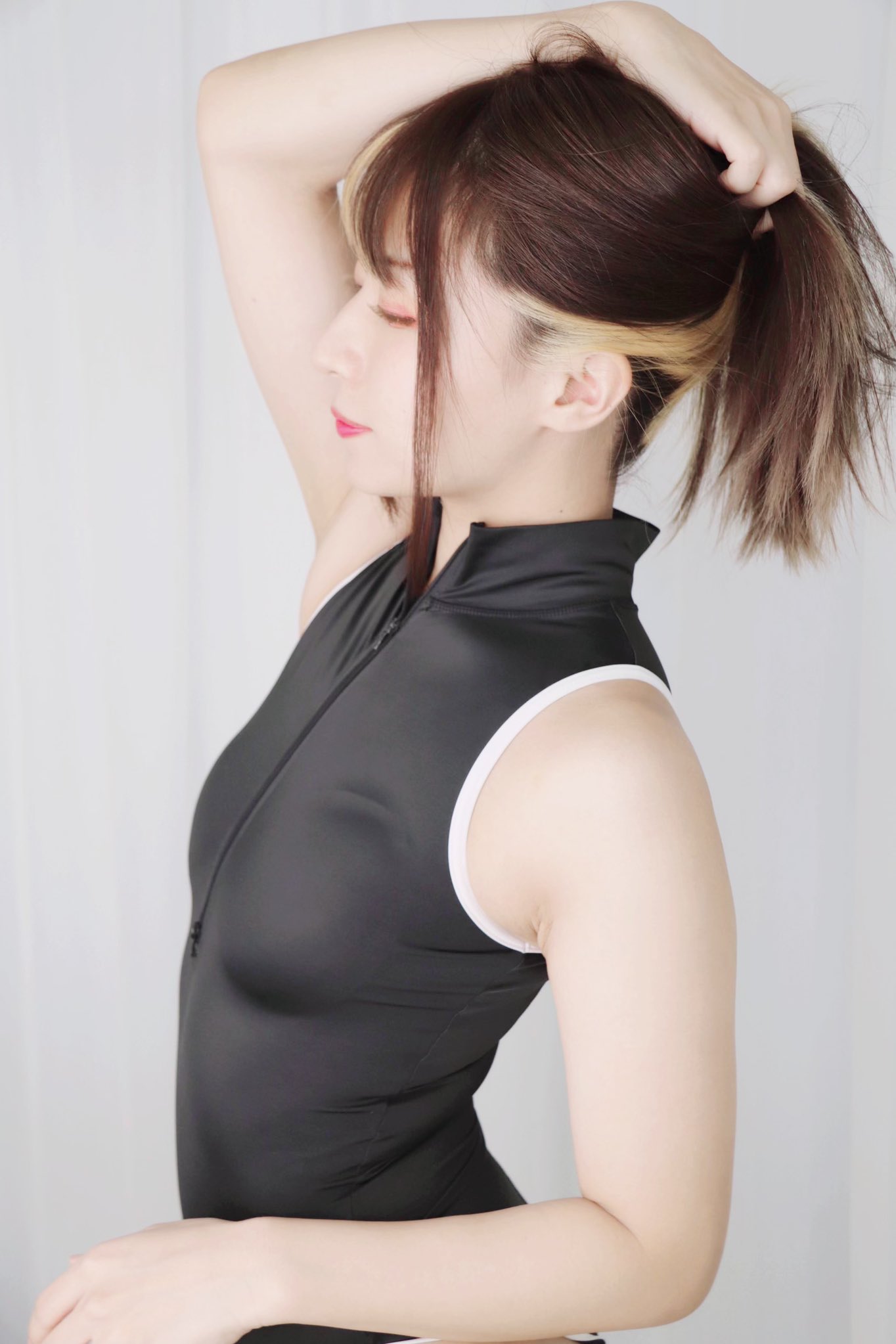 四ッ谷ナナリー 5 15新曲 お前ら貧乳競泳水着でも見て もう寝ろよ 貧乳でも見て寝ろ 人類は競泳水着を欲している T Co Sfacv268px Twitter
