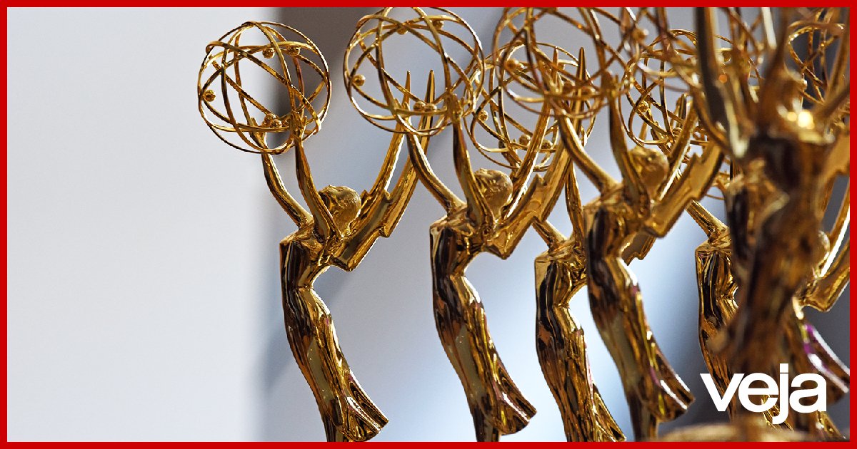VEJA's tweet image. Esquenta Emmy 2020: Os favoritos ao prêmio e como será a festa virtual veja.abril.com.br/cultura/esquen…