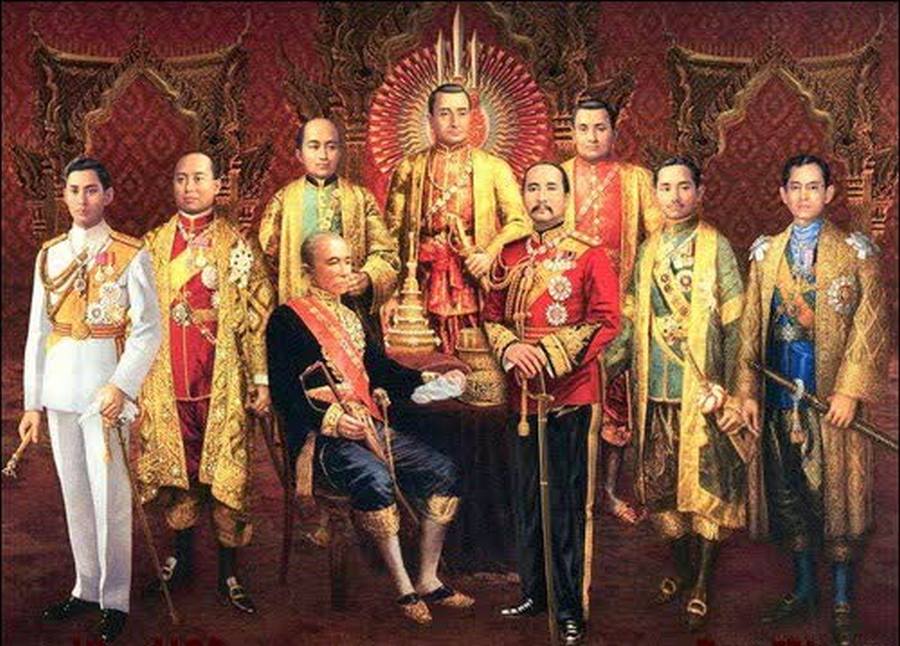 Bhumibol ialah raja ke-9 Dinasti Chakri yang diasaskan pada tahun 1782. Raja-raja Chakri memakai gelaran 'Rama', bermula dengan Rama I (Thongduang). Bhumibol ialah Rama IX.