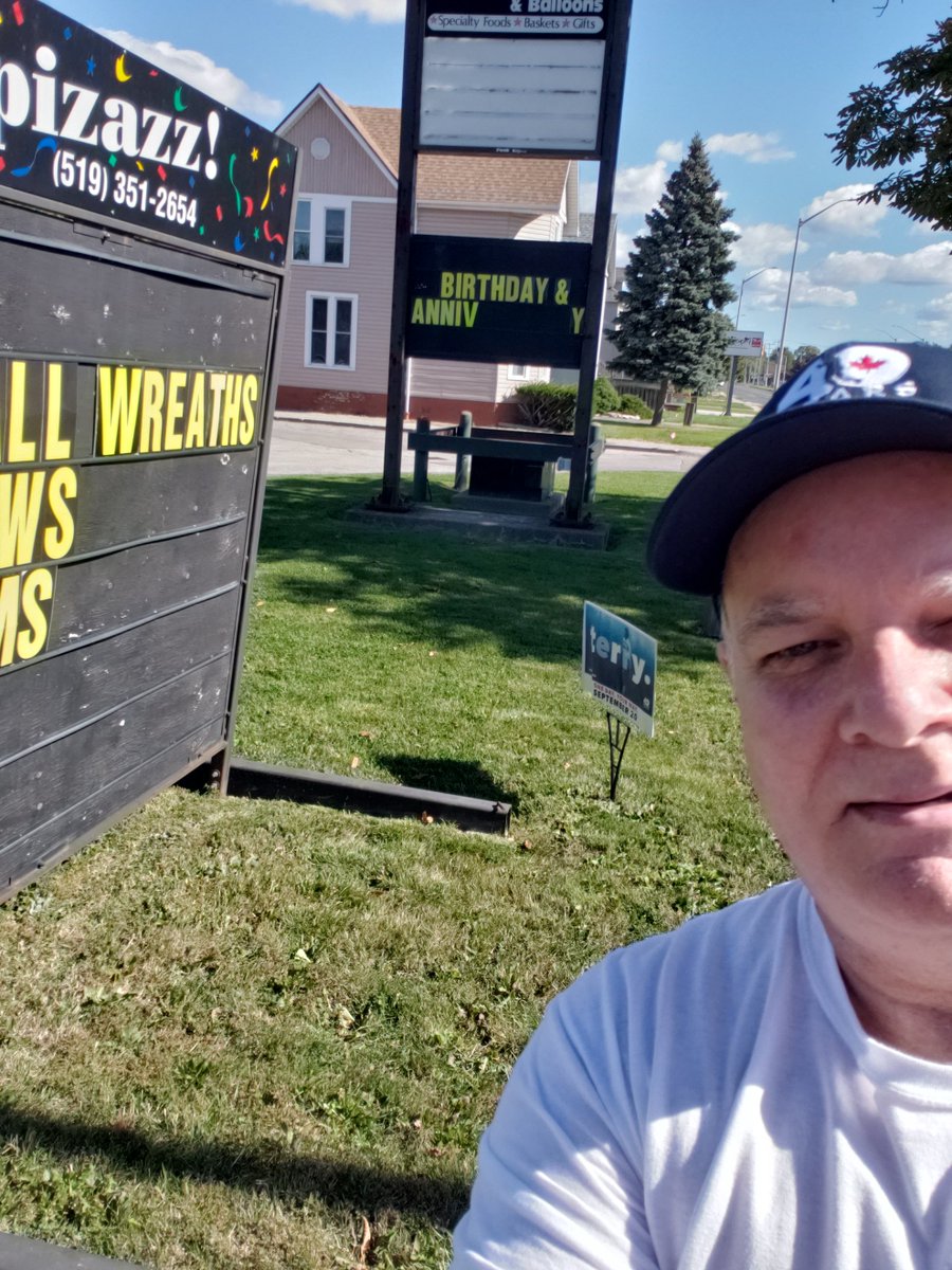 runterrychatham's tweet photo. Local support along Terry Fox Run route today... https://t.co/6sRwLWeLLt