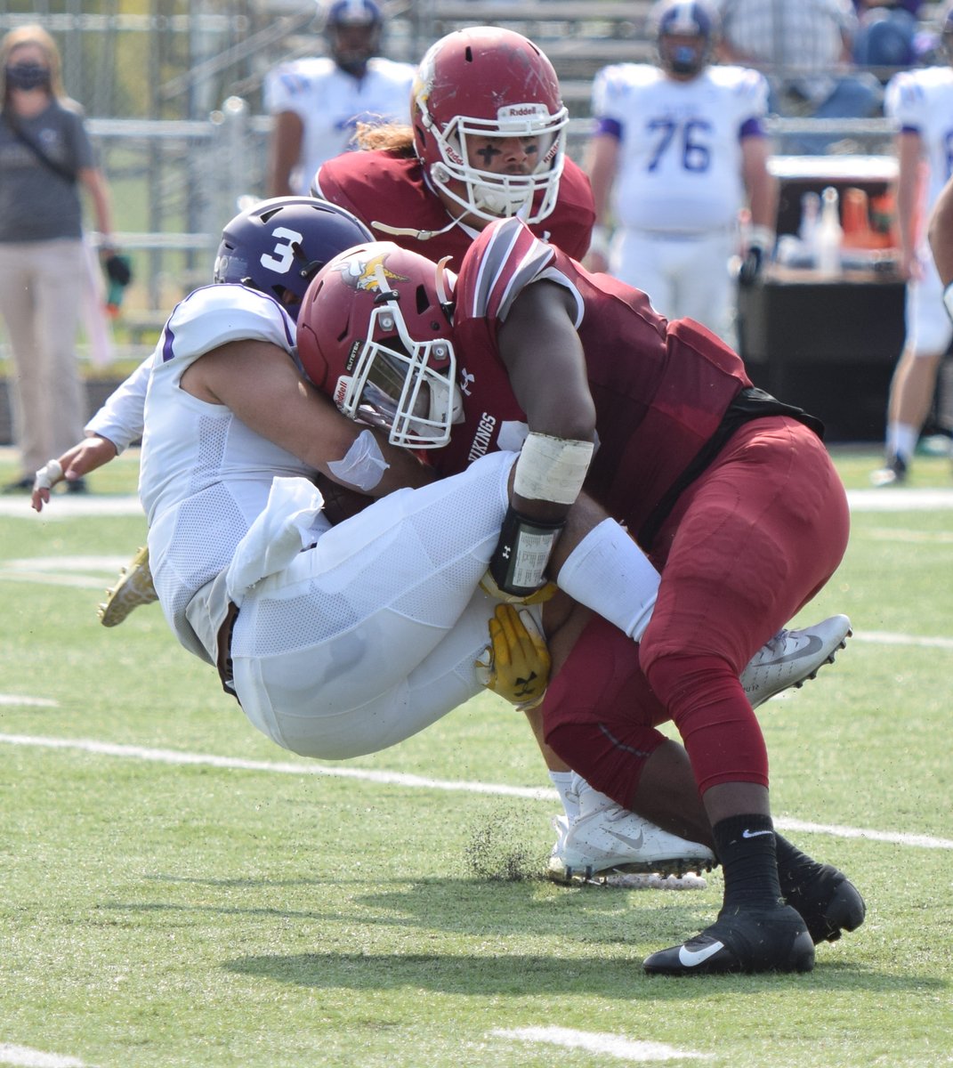 VCSUVikings's tweet photo. Saturday was a great day to be a Viking! Check out a few of our favorite pics from VCSU Football's 17-16 win over Waldorf. Photos by Hannah Anderson. #VCSUVikingPride https://t.co/2jmNX0pLkA