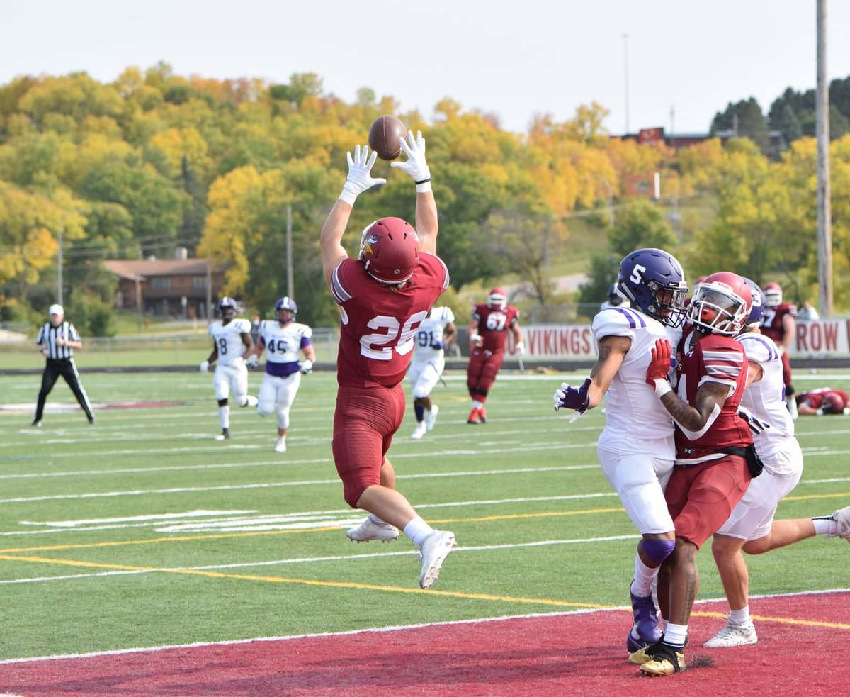 VCSUVikings's tweet photo. Saturday was a great day to be a Viking! Check out a few of our favorite pics from VCSU Football's 17-16 win over Waldorf. Photos by Hannah Anderson. #VCSUVikingPride https://t.co/2jmNX0pLkA