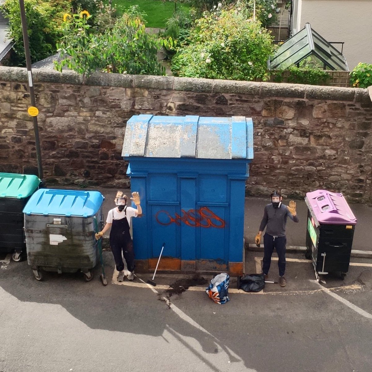policeboxproj's tweet image. WEEK 1 PROGRESS 

Here’s the result of some short after work bursts - and a few hours this weekend - chiselling the many layers of paint from the box. (1/3)

#learningthroughdoing #policeboxproject