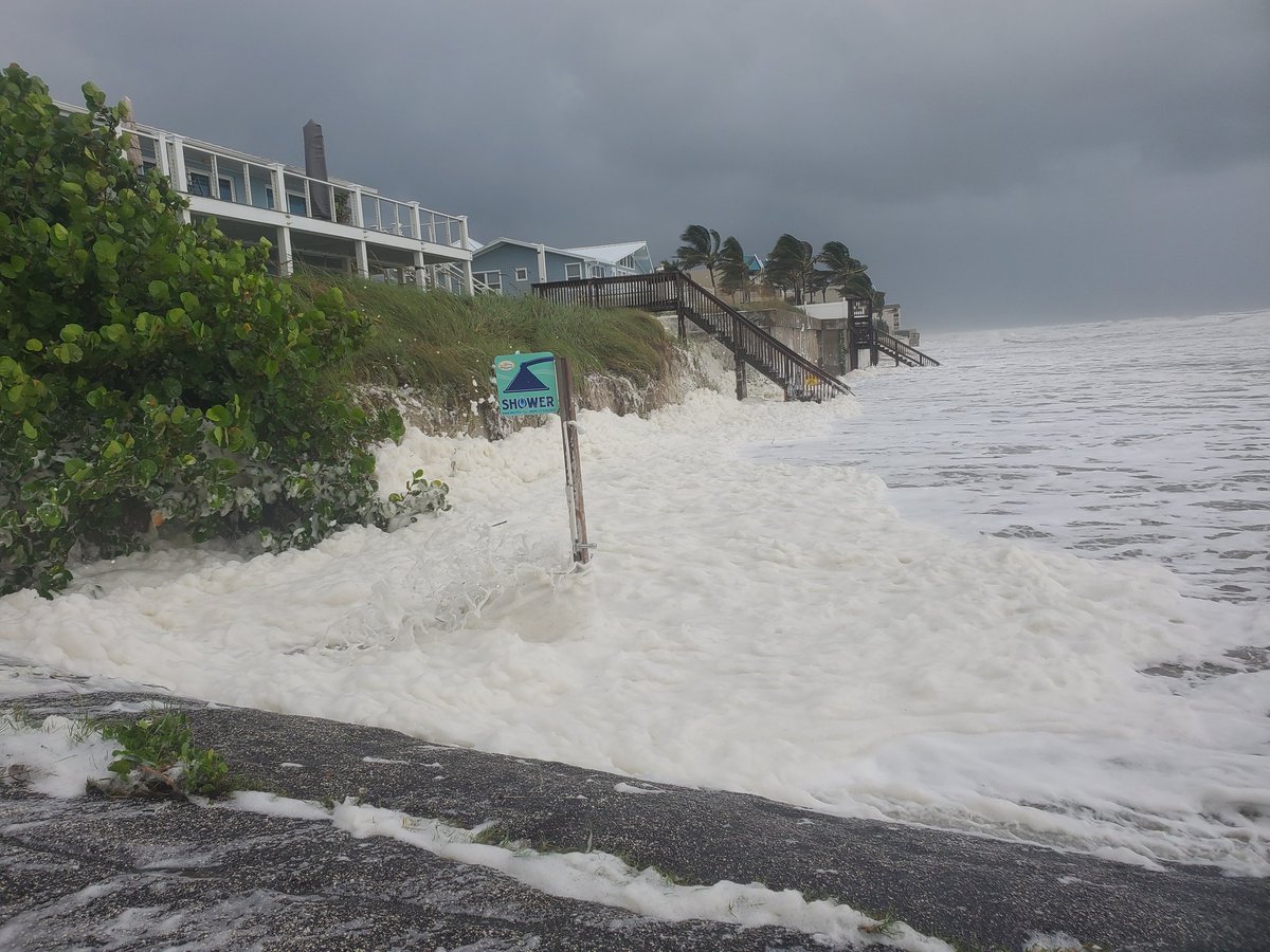 MLafrenaye's tweet photo. New Smyrna Beach totally underwater. https://t.co/ylVqxmTR2J