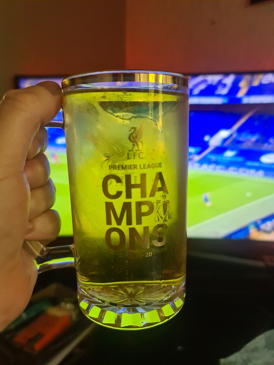 Enjoying a few @thatchers_cider gold in my new @LFC glass while watching the football thanks to @missrdwilliams3 😁⚽️🍺👌🏻 #lfcchampions #YNWA