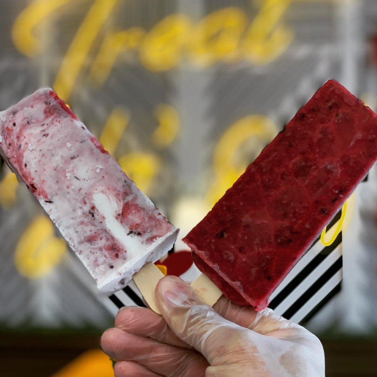 MonarcaPaletas's tweet photo. Toughest decision today. Greek Yogurt &amp; Berries or our new Berries Paleta. 🤔- Feeling crazy so maybe both 😜

@Monarcapaletas #clive #iowa #desmoines #icecream #local #localbusiness https://t.co/3N4wFy9CSf