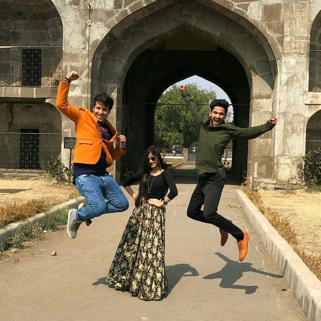 Ritvik_is_world's tweet photo. Amireza Loves this Trio.)))
#3YearsOfTuaashiqui https://t.co/pYUIEhzjca