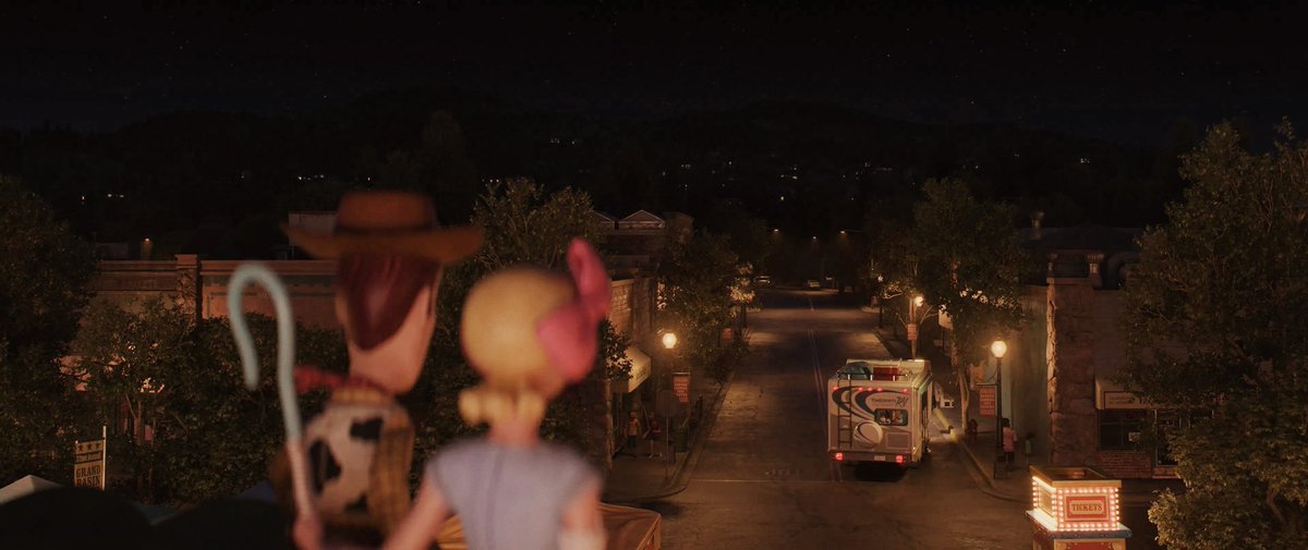 ShotsDisney's tweet photo. ｇｏｏｄｂｙｅｓ https://t.co/rbe9mmGHWN
