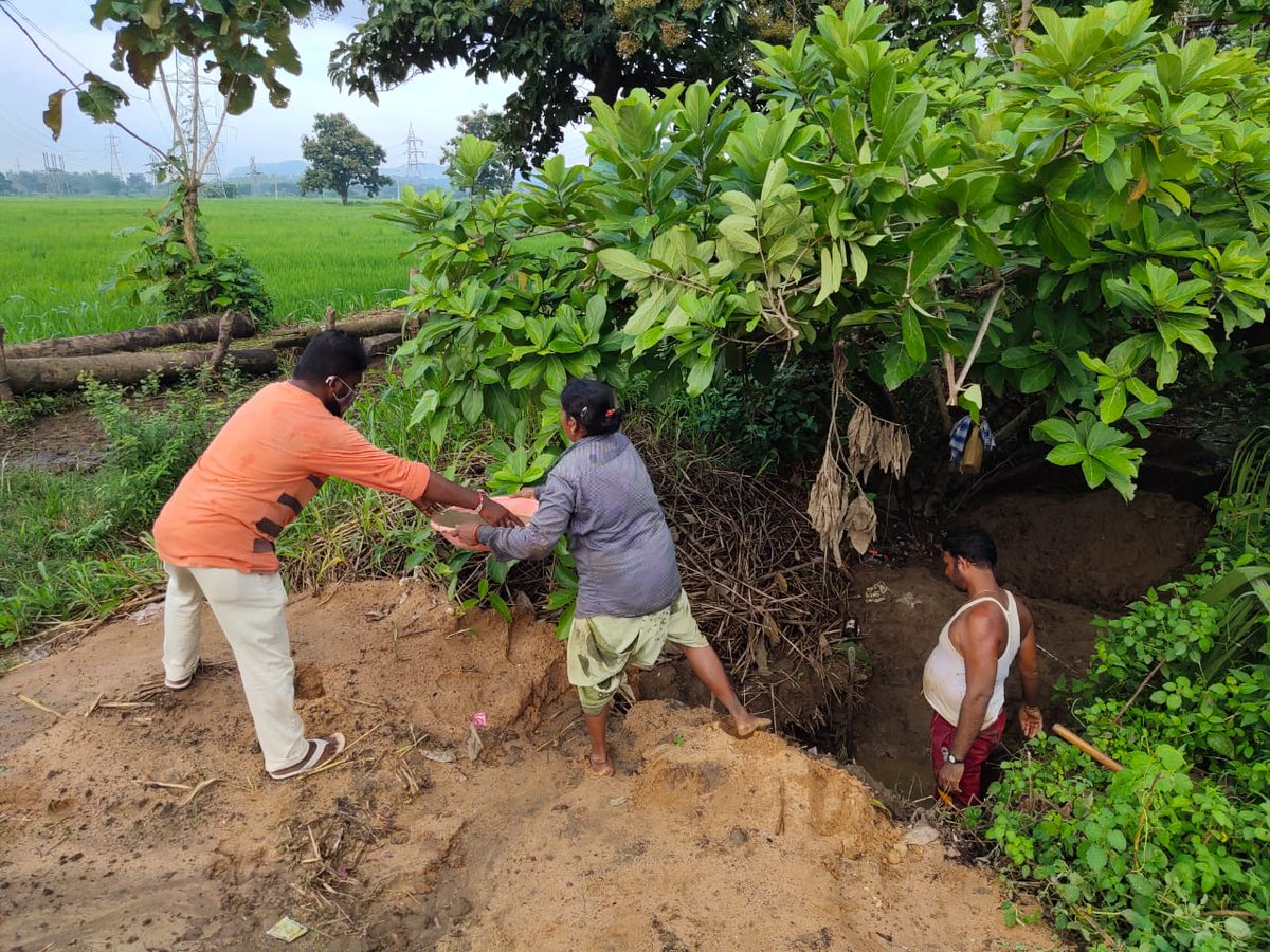 knkmeeseva1's tweet photo. Penuball gp, kothagudem block,khammam dist ,CVLE:K NARESHKUMAR 17 days working after gp up@dintya15
@CSCeGov
@rsprasad
@rajakishore_j
@prakhar28274
@wifichoupal
@CSCTelangana
#ghartakfibre
#CSCTS https://t.co/3LfkM7ZYGV
