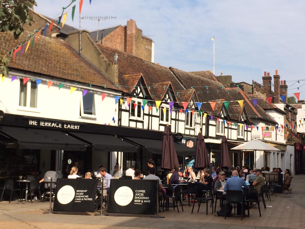RBKingston's tweet image. Have you applied  for a temporary #pavementlicence yet? Here are just a couple of businesses in #Kingston with tables and chairs outside, to increase their ability to trade while maintaining social distancing. kingston.gov.uk/info/200142/li…  #localbusiness #KeepKingstonSafe