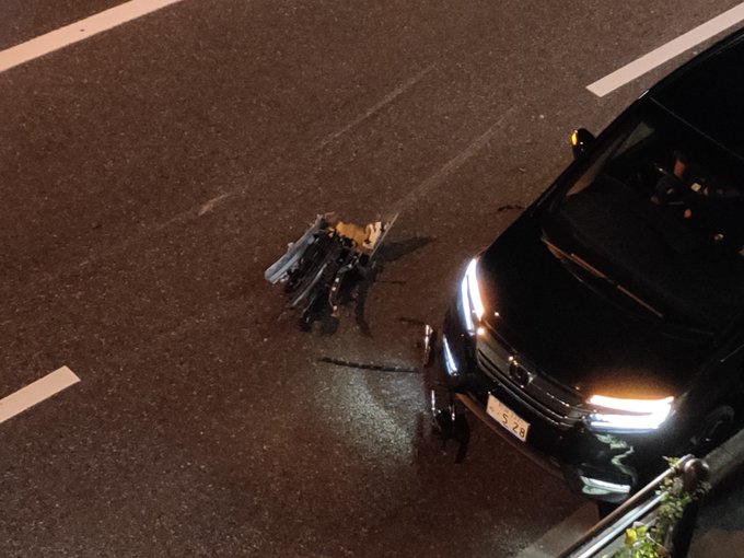 事件 寺田町 25号線付近でパトカーから逃走の車が事故を起こし横転 犯人逮捕 現地の画像 様子 まとめダネ