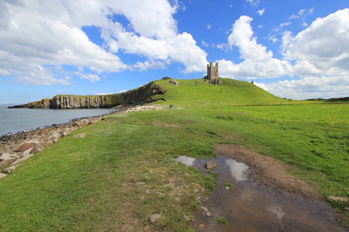 If you fancy a short coastal walk the route from Craster to Dunstanburgh Castle is perfect. This is a stunning walk all year round, with blooming flowers in spring, rock pools to explore in summer, migrating birds in autumn and quiet paths in winter #walks #daysout #coast