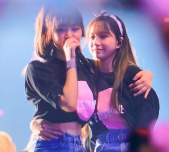 yulyen pics that give off gfs vibes ; a thread