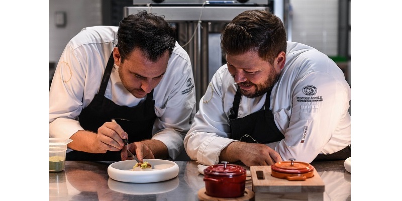 ItaliadelvinoC's tweet photo. Riapre il ristorante Bolle, sito a Lallio, alla periferia di Bergamo
L'articolo completo al link:
https://t.co/Bctw2goXMN
#ristoranteBolle #Lallio #Bergamo
#RobertoVitali #PentoleAgnelli #forniturepercucineprofessionali
#MarcoStagi #FilippoCammarata https://t.co/Rnj9f033sA