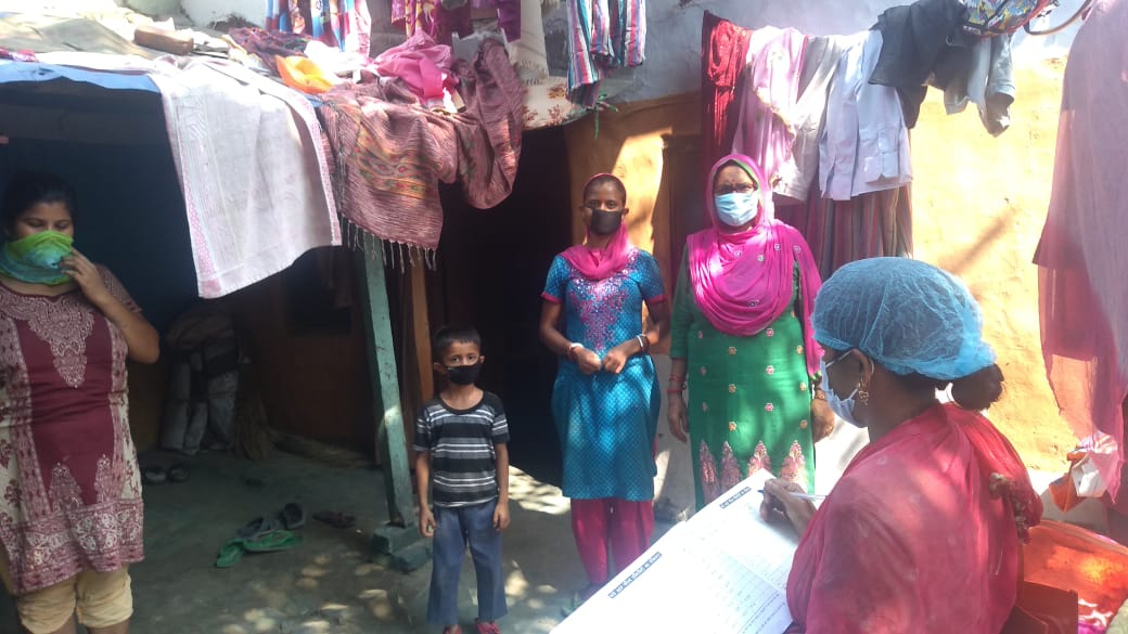 Glimpses from Sunday #ActiveCaseFinding #SundayACF for screening of #tuberculosis in District #Kangra being done by #ASHA and supervised by #CommunityHealthOfficer
#NTEP #HealthAndWellness #AyushmanBharatHWC