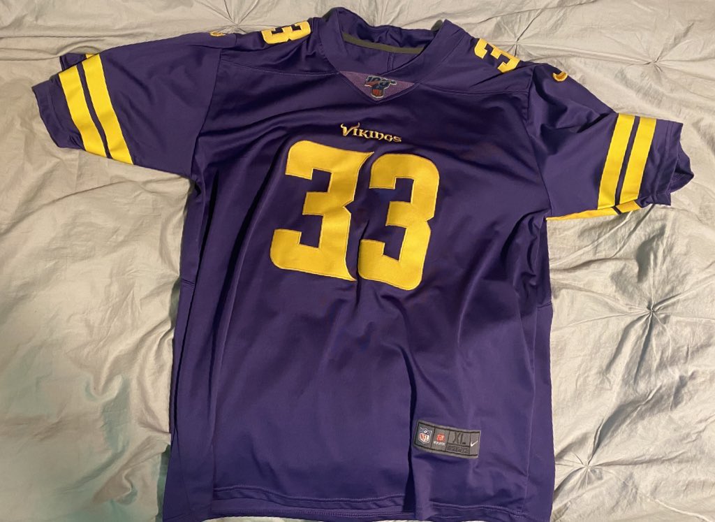 VikesCentral's tweet photo. GIVEAWAY!!

No one guessed Dalvins total yardage correct last week. 

🚨RULES🚨

🚨RETWEET

🚨Comment Dalvin Cooks total yardage vs the Colts today.

🚨Follow @VikesCentral &amp; @ucantbeatpete 

SKOL! https://t.co/Rk64IEfWqF