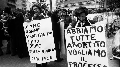 #FeministHafıza 20 Eylül 1973
CISA
İtalya'da kadınların kürtaj hakkı için yürüttükleri dayanışma sonucu Kısırlaştırma ve Kürtaj Danışma Merkezi (CISA) kuruldu.
#İtaly
#abortion
#feministhistory