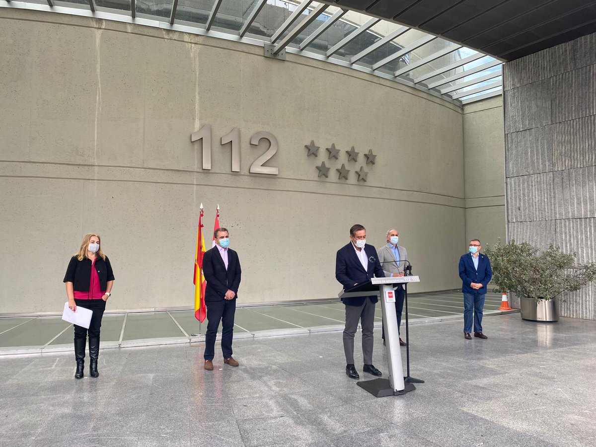 Hoy hemos convocado a todas las administraciones públicas madrileñas para coordinar la aplicación de la nueva orden sanitaria. Hemos sellado el compromiso solidario de actuar juntos para salvar vidas y proteger la salud de todos. #ASEM112 @ComunidadMadrid https://t.co/WXlxz49Tic https://t.co/Nwc5Q2OI2J