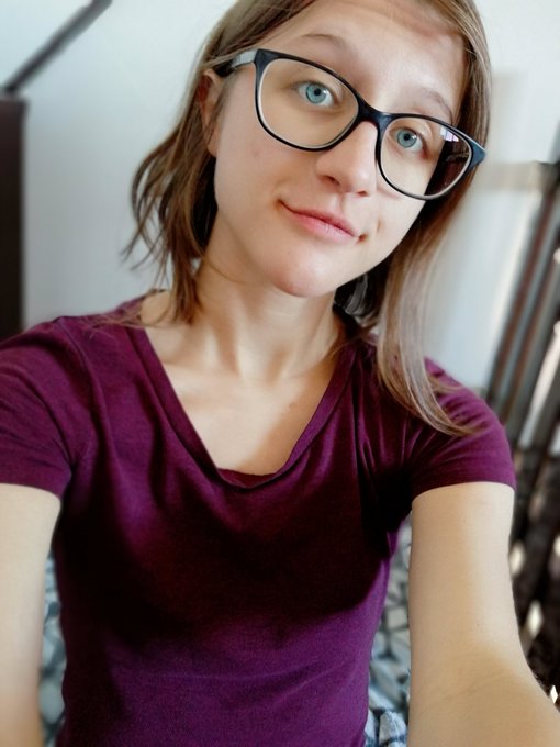 Hello! :3 // https://t.co/nlSxQ18U0E https://t.co/lUoI9Qvz4I