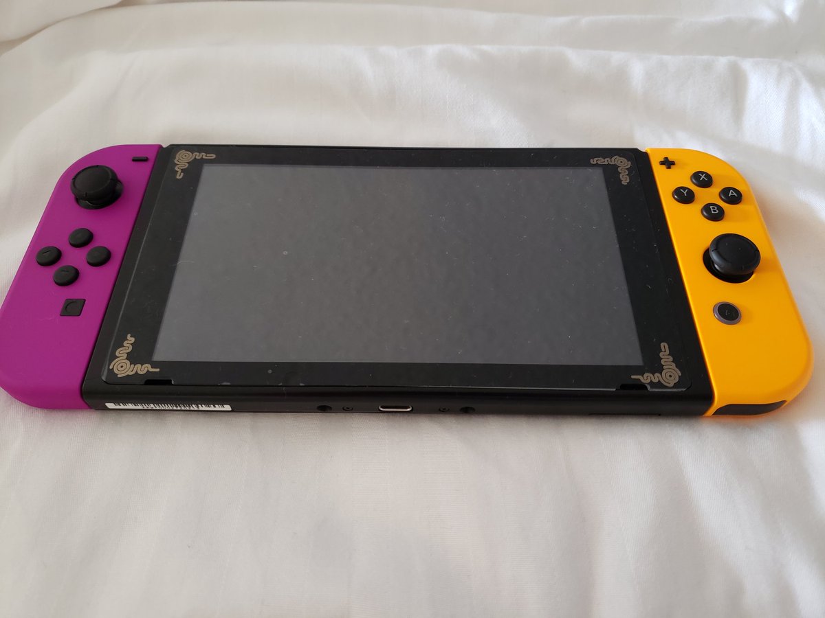 patmymonkey's tweet photo. New cons who dis?
#Nintendo #NintendoSwitch
#NintendoSwitchJoycon #JoyCon
#JoyConBoyZ #FreshCons #SpookySeason https://t.co/ONZzoKj0pO