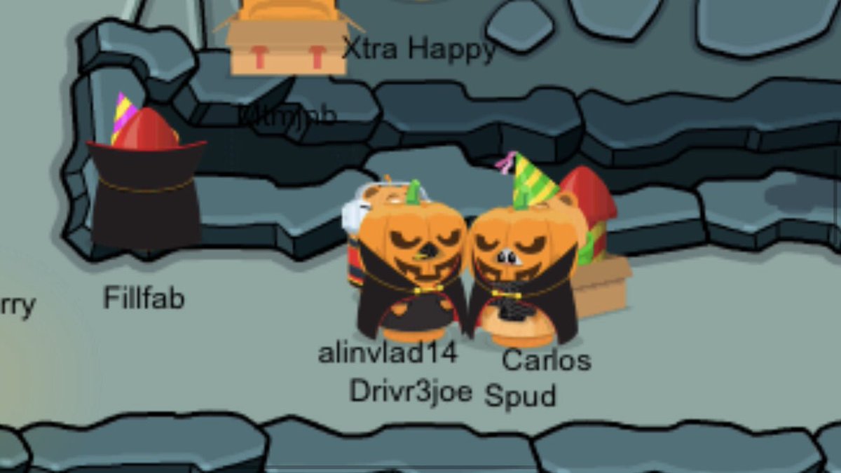 SpudderBC's tweet image. Halloween season is upon us! Here are some of many Pictures taken from last years party (my overall favourite) milestones were hit and memories were made! Let’s go #Halloween2020 🎃🎃 @rocketsnail @BoxCrittersLive