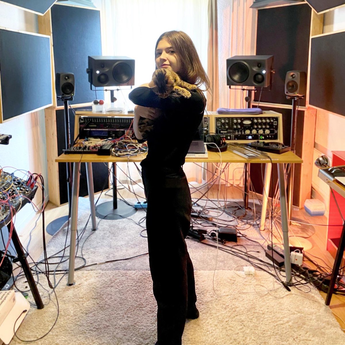 Mixtape for tinnitus radio80k.de 6 pm today 🦾🖤
dance and chill 😇
#mixtape