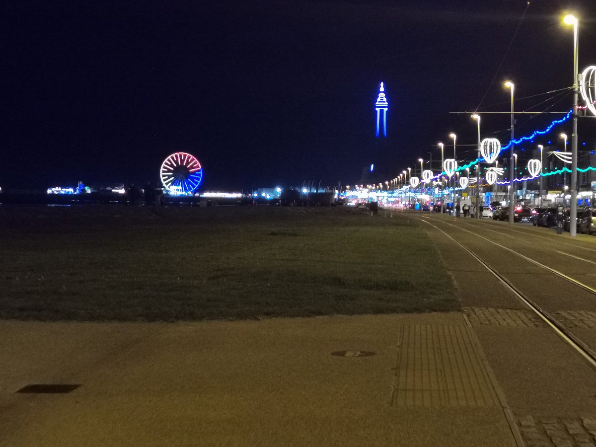 gemmalc_x's tweet photo. Finally pjs on and enjoying the rest of the day chilled out with my family after our nice weekend away 🤗💟 #BlackpoolIlluminations #weekendaway #nowtorelax https://t.co/F6sbu39tMY